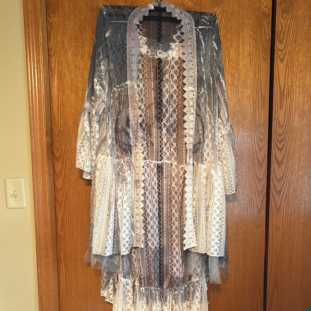 Chic Blue Gray and Cream Lace Duster
